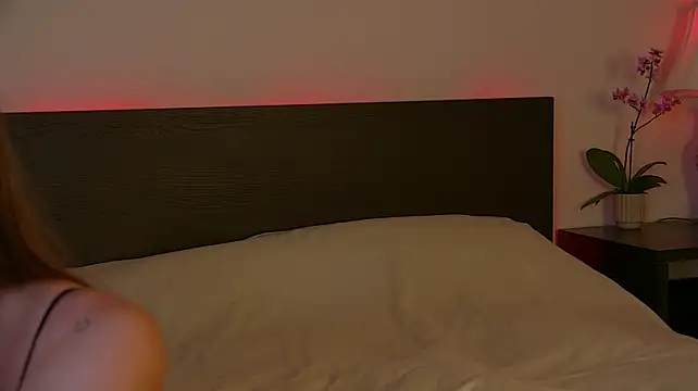 Eva_Devine