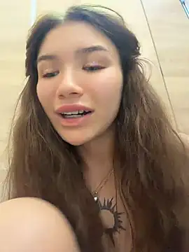 FlashTitsRoyal webcam
