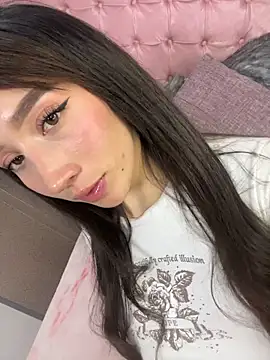 Mia_Land