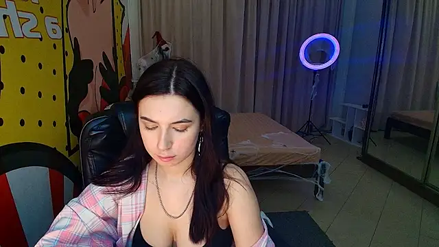Mila_Vael