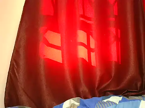 Naughtysuzzi_