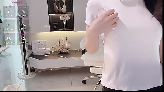 lvy-w (F young) - 上帝视角M腿