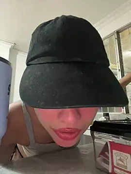 Eva_Feller69