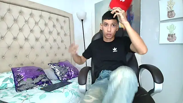connor_launther_ live cam on StripChat
