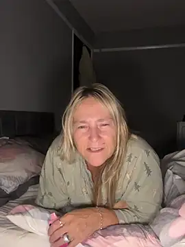 Blondnboujee53