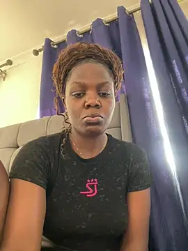 Black_prettty live cam on StripChat