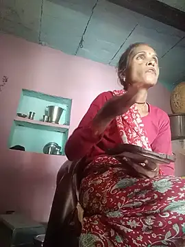 Rinee_suwanee live sex cam