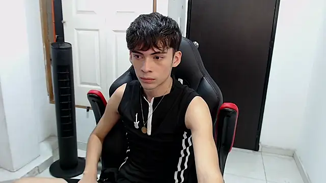 Hiso_kai live cam on StripChat