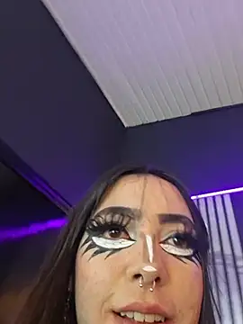 HonneyDemoni live cam on StripChat