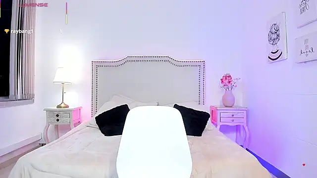 CanelaSavage live cam on StripChat