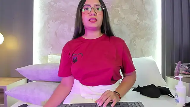 alysson_moon_ live cam on StripChat