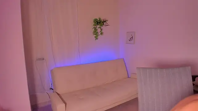 SkinnyfuckedVR live cam on StripChat