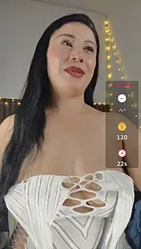 Emma_Hotkiss live cam on StripChat