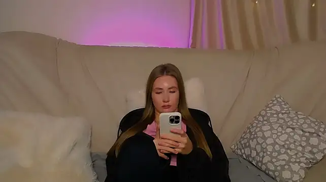 EllyColins webcam