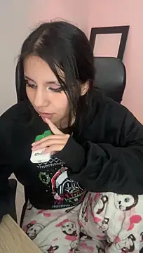 HollyPeachh
