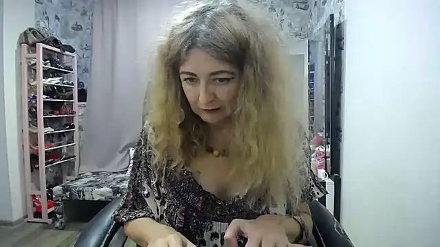 Helen1974 webcam