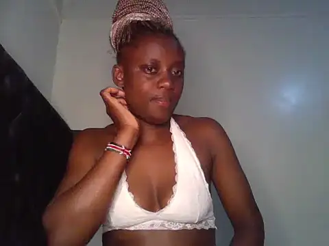 Smalltittsbigass live cam on StripChat