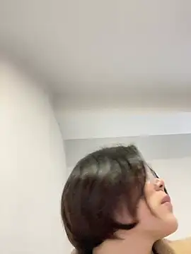 suning668 live cam on StripChat