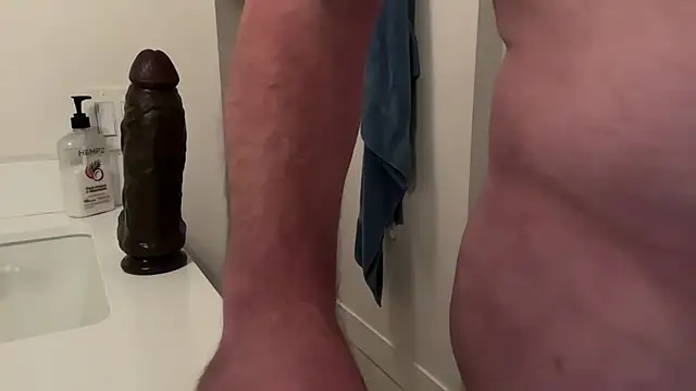 thatguyfuxxx (Ask my age) - MASSIVE BLACK DILDO!!! SO BIG!!