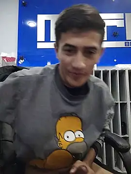 vic0705 (M twink) - Me desnudo en el trabajo