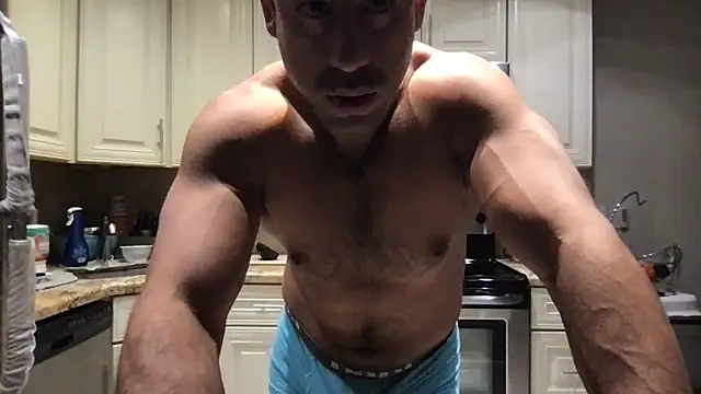 BigGuyMuscle live cam on StripChat