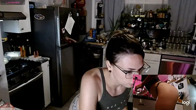 KierBearKisses webcam