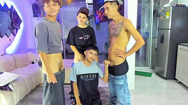 Houseofwarrios webcam