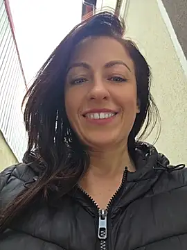 Risky_woman