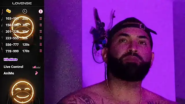 Max-prada live cam on StripChat