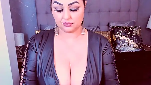 SelenaNoctis live sex cam