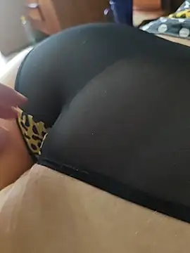 MadaamJizz_DickLewd webcam