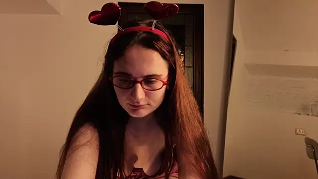L1ittle_kitty_ live cam on StripChat
