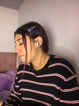 Violet_Monroe_