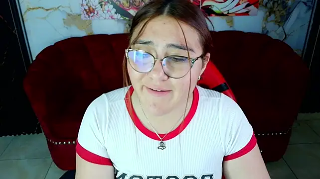 conniejames_m live cam on StripChat