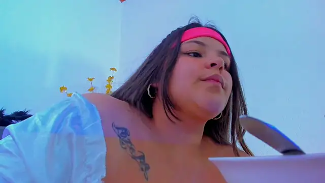 dulcevegga live cam on StripChat
