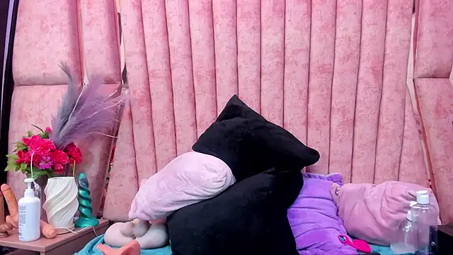 HornySkinny26