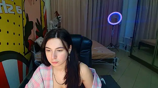 Mila_Vael