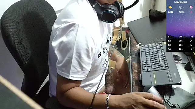 kyobiker live cam on StripChat
