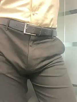 speddy34 (M young) - Office show dick