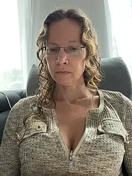 AnnikaRose live cam on StripChat