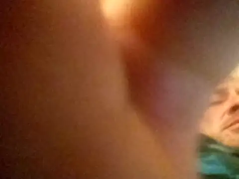 Silsntfox live cam on StripChat