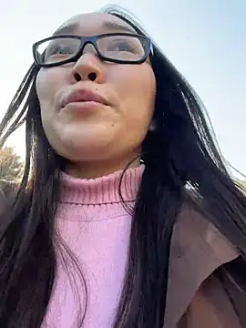 trytomakememoam live cam on StripChat