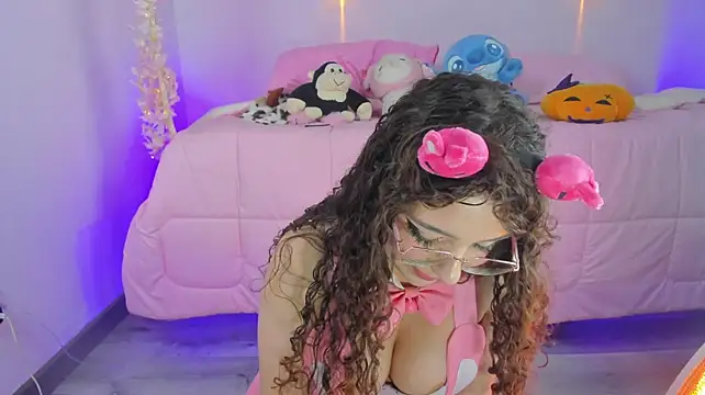 hannacutegod live cam on StripChat