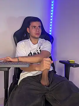 Liam_Mateo live cam on StripChat