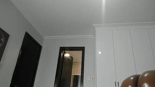 naughty_bigass live