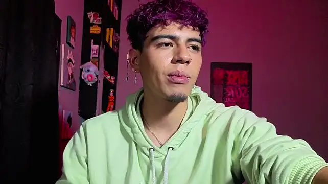 MikeyKuro webcam