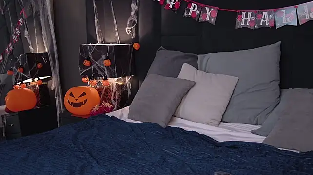 ChloeFrench webcam