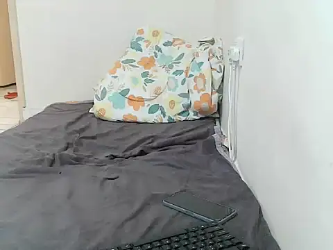 BerryJulie live cam on StripChat