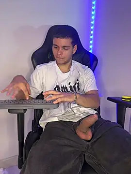 Liam_Mateo webcam