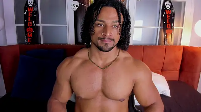 MikeEstevess on Stripchat